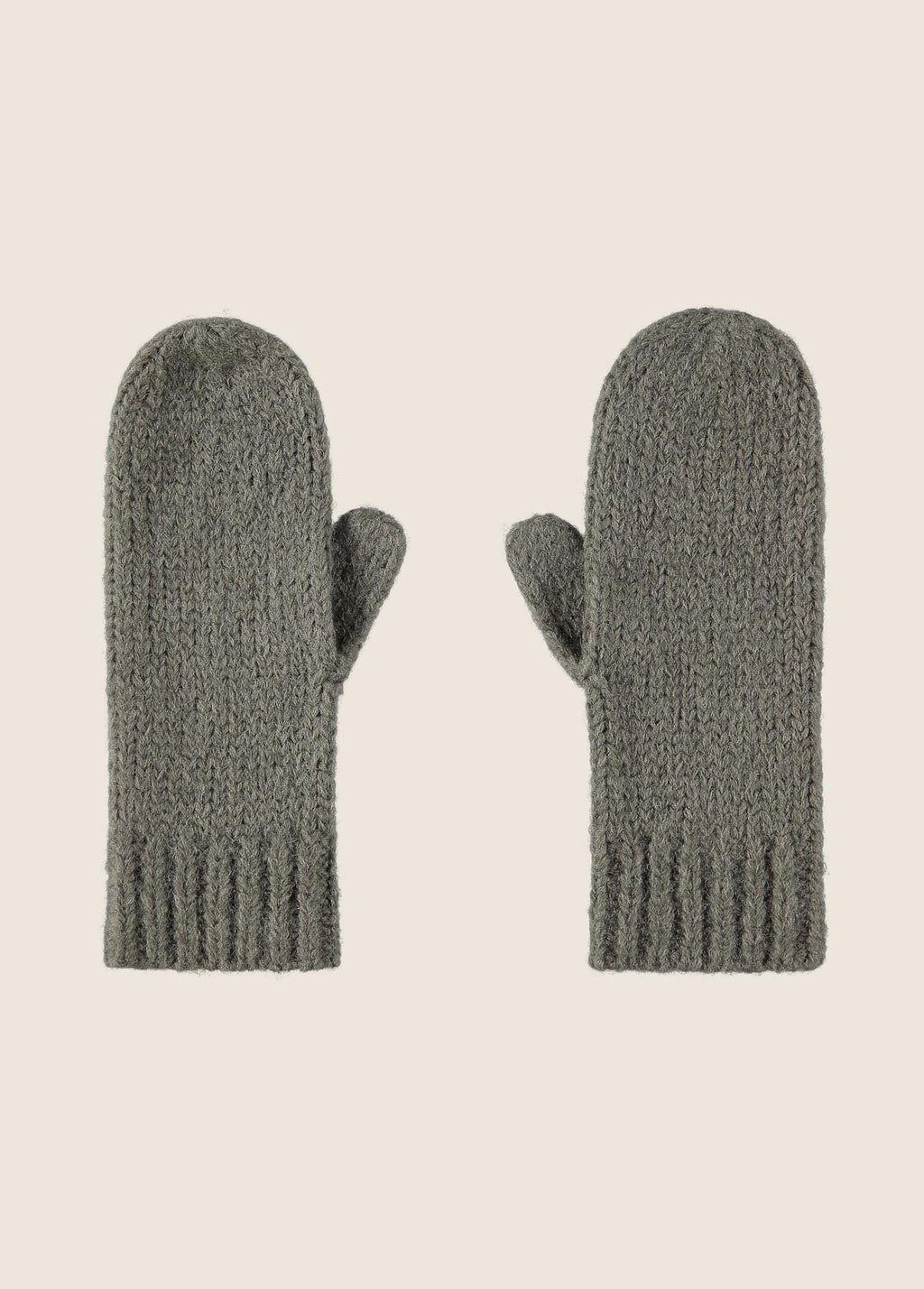 THE BRAIDED MITTENS