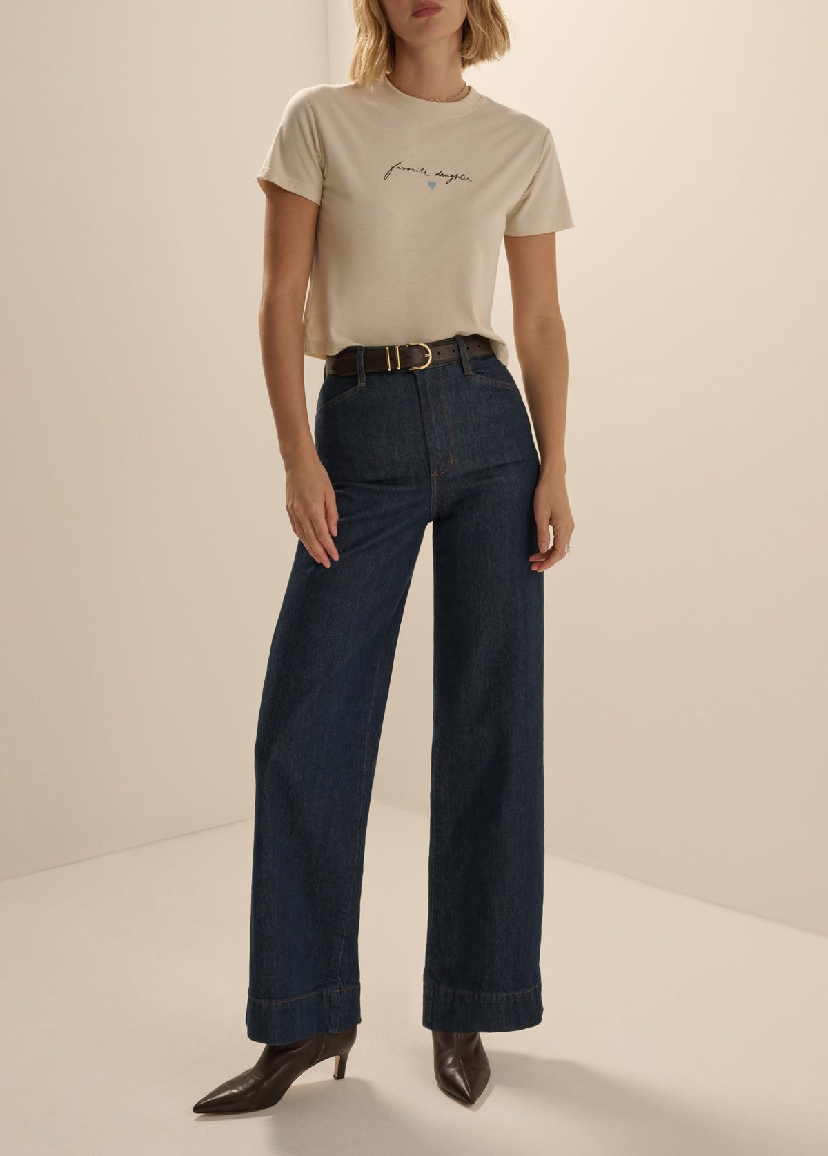 THE CROPPED SIGNATURE TEE