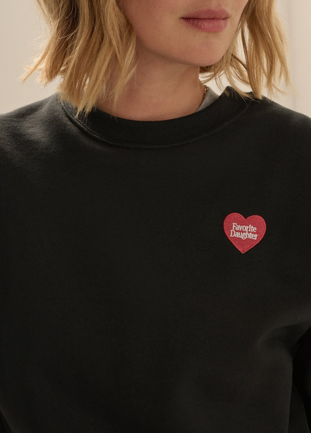 THE EMBROIDERED FAVORITE DAUGHTER HEART SWEATSHIRT