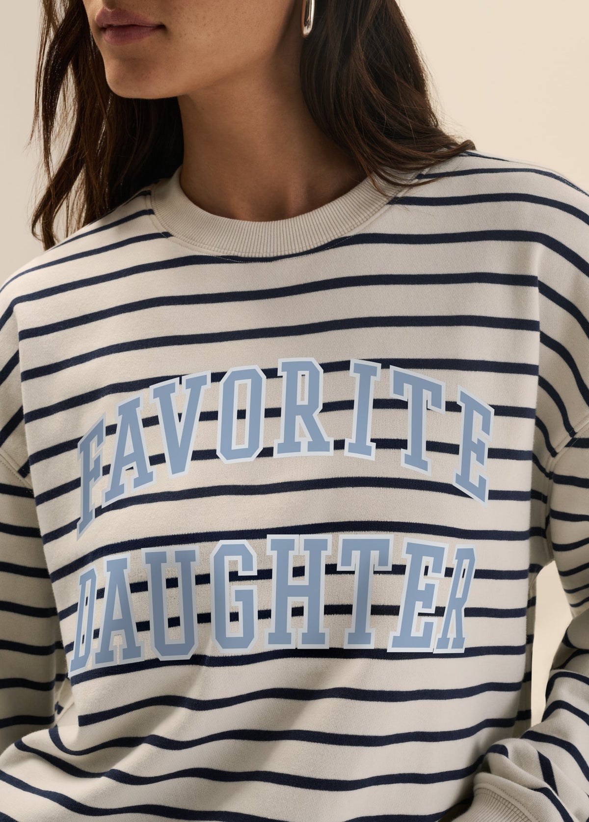 THE COLLEGIATE CLASSIC SWEATSHIRT