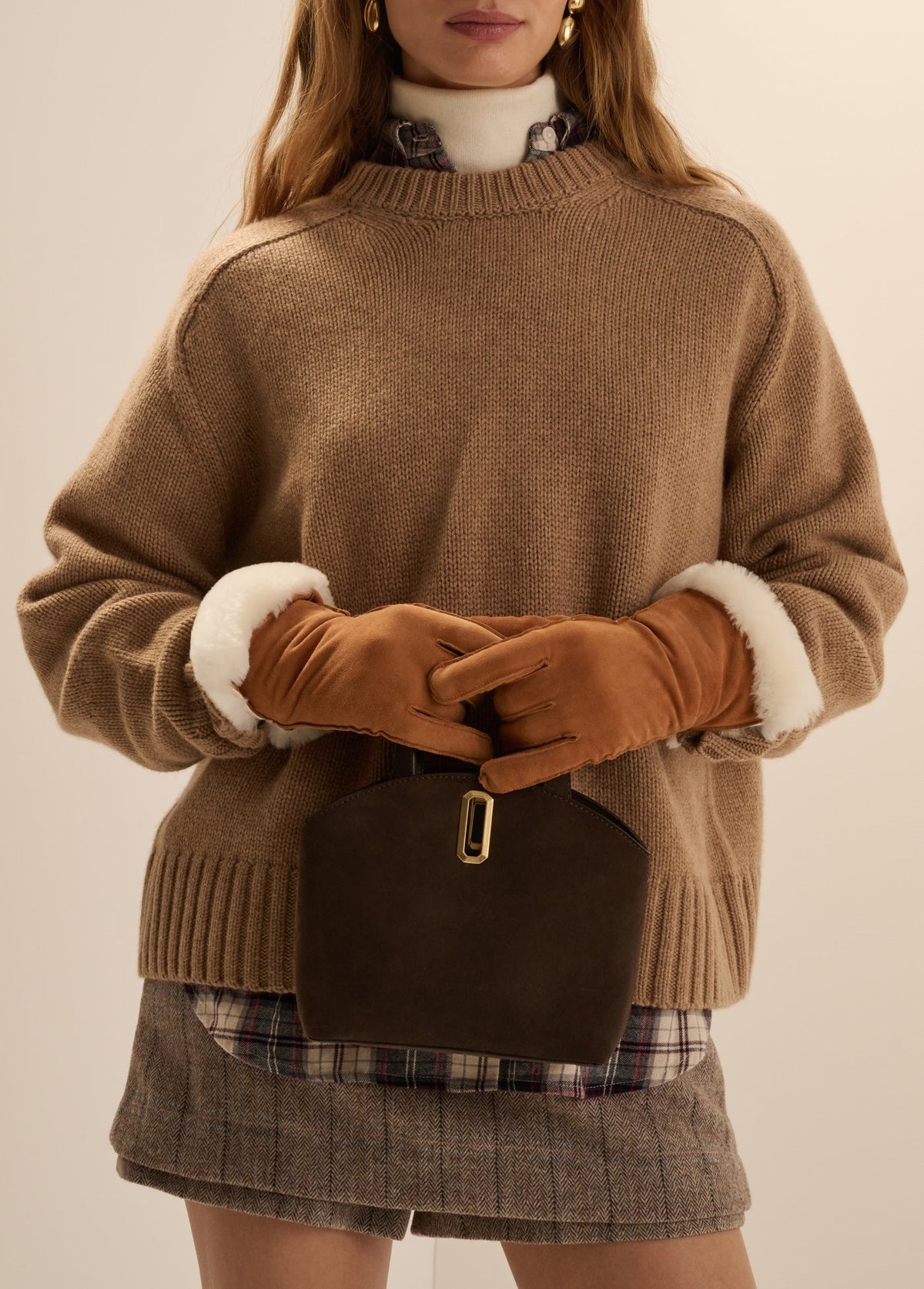 THE SUEDE GLOVES